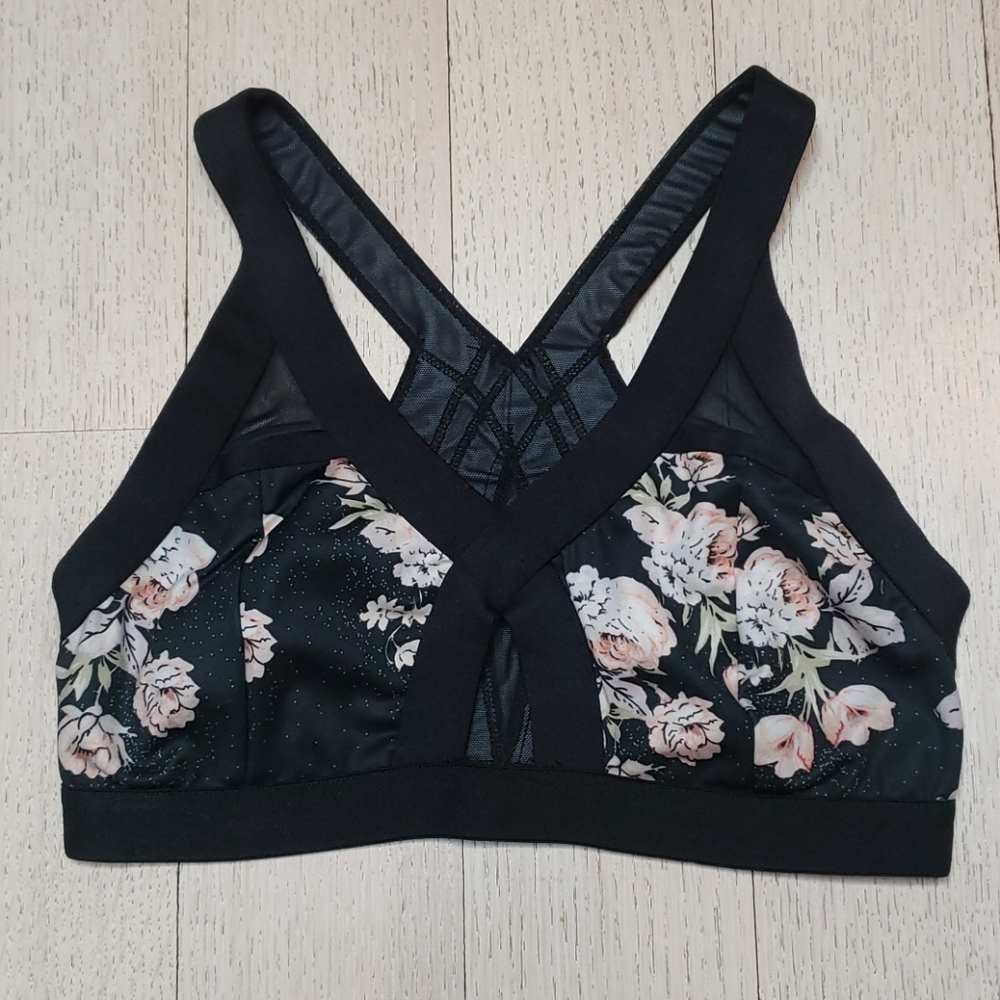 LOOKING FOR FREE PEOPLE MOVEMENT SPORTS BRA MEDIUM